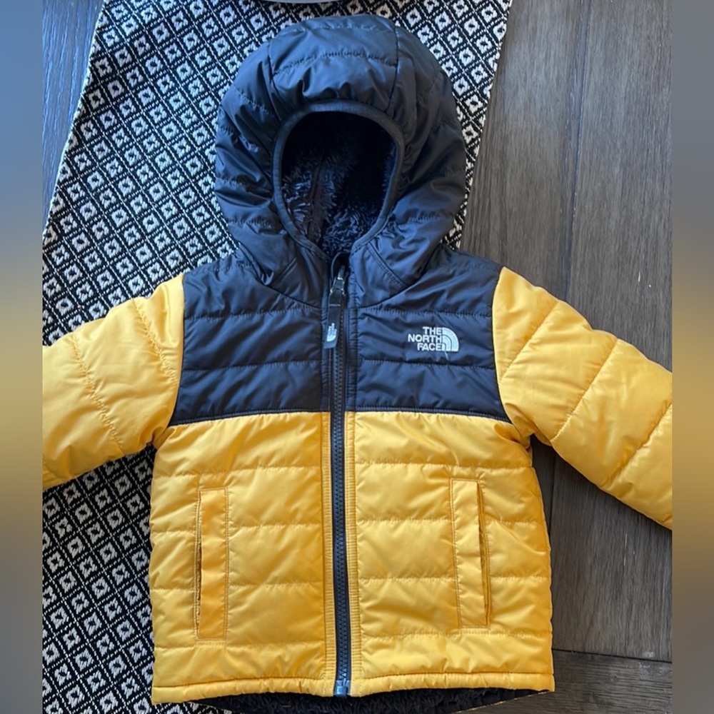 The North Face reversible Mount
Chimbo Jacket